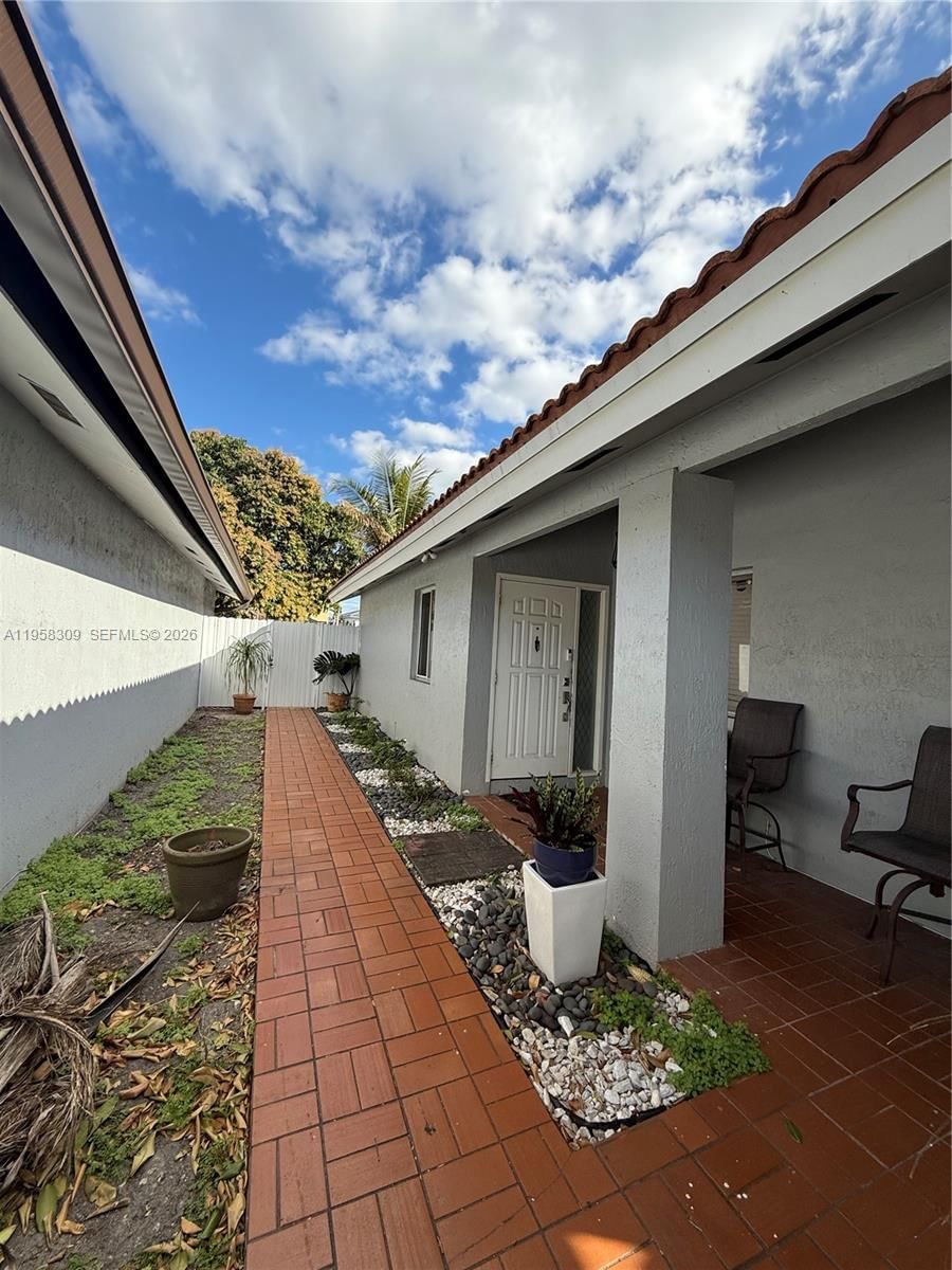 Real estate property located at 18237 61st Pl, Miami-dade, Harbour Sub, Hialeah, FL
