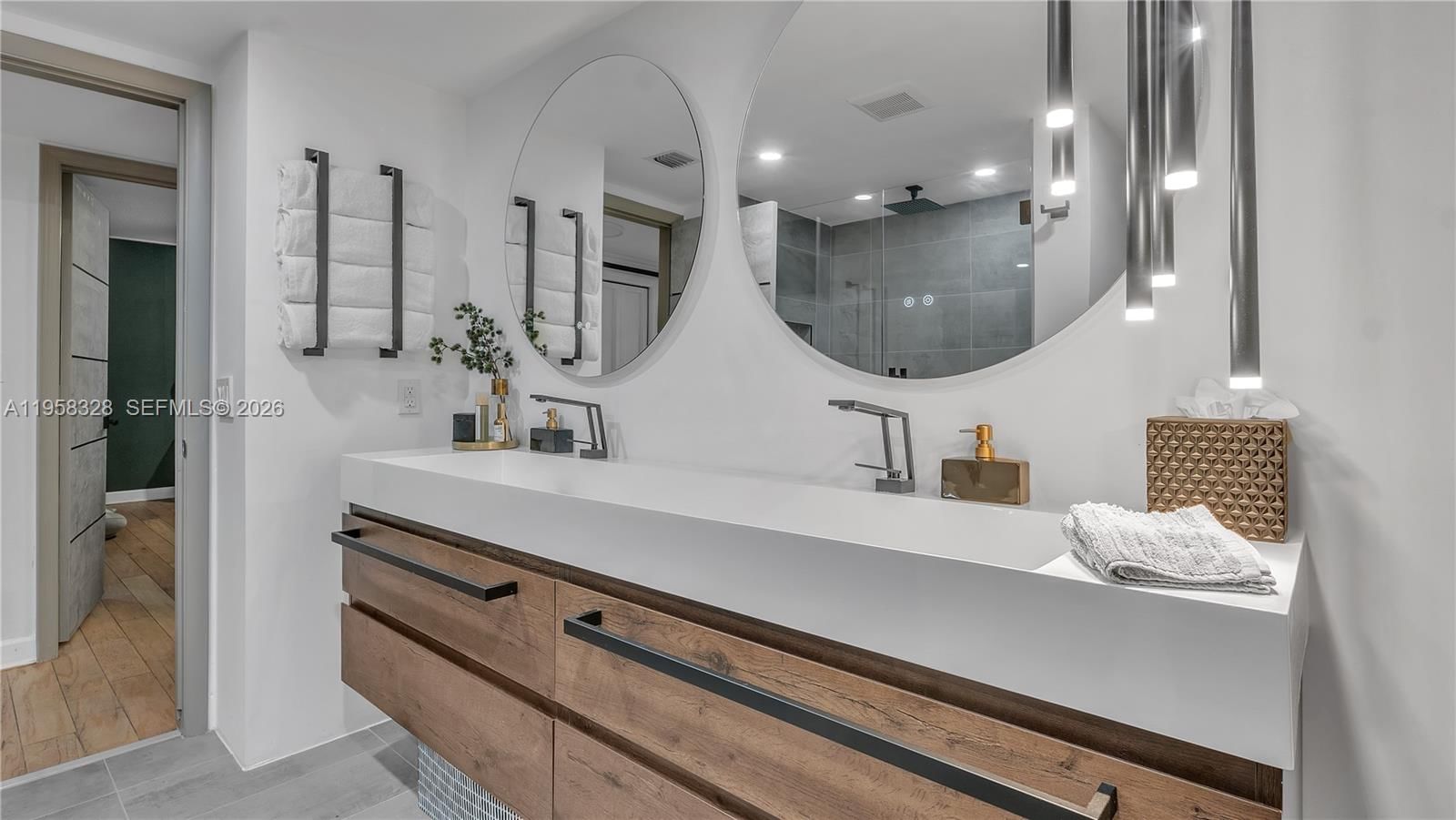 Real estate property located at 3051 47th Ct #207, Broward, Wayne House Condo, Fort Lauderdale, FL