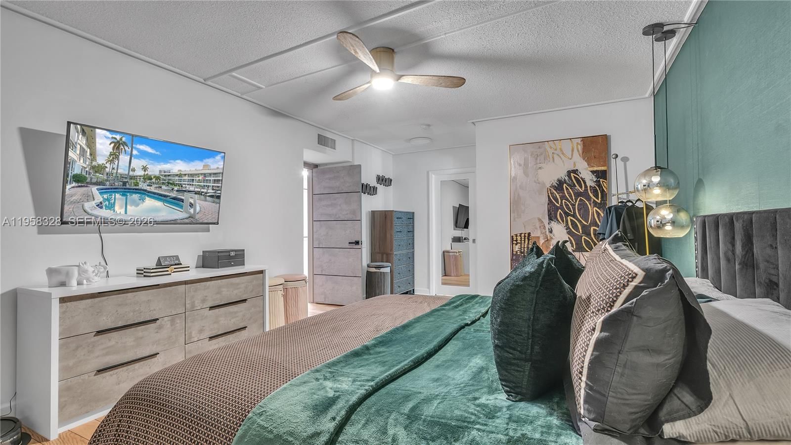 Real estate property located at 3051 47th Ct #207, Broward, Wayne House Condo, Fort Lauderdale, FL