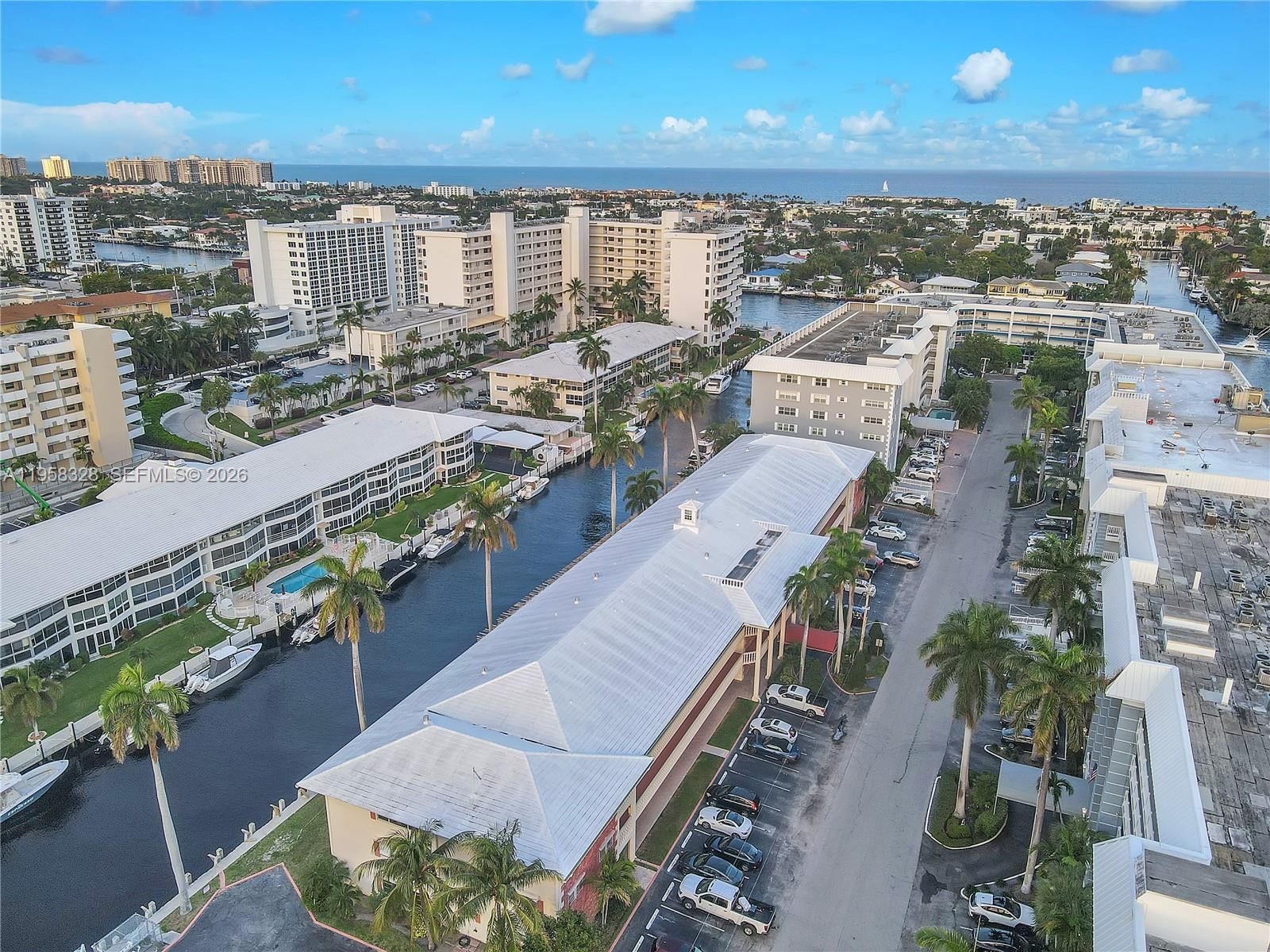 Real estate property located at 3051 47th Ct #207, Broward, Wayne House Condo, Fort Lauderdale, FL