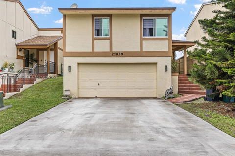 Real estate property located at 21839 100th Pl, Miami-dade, Lakes By The Bay Sec 3, Cutler Bay, FL