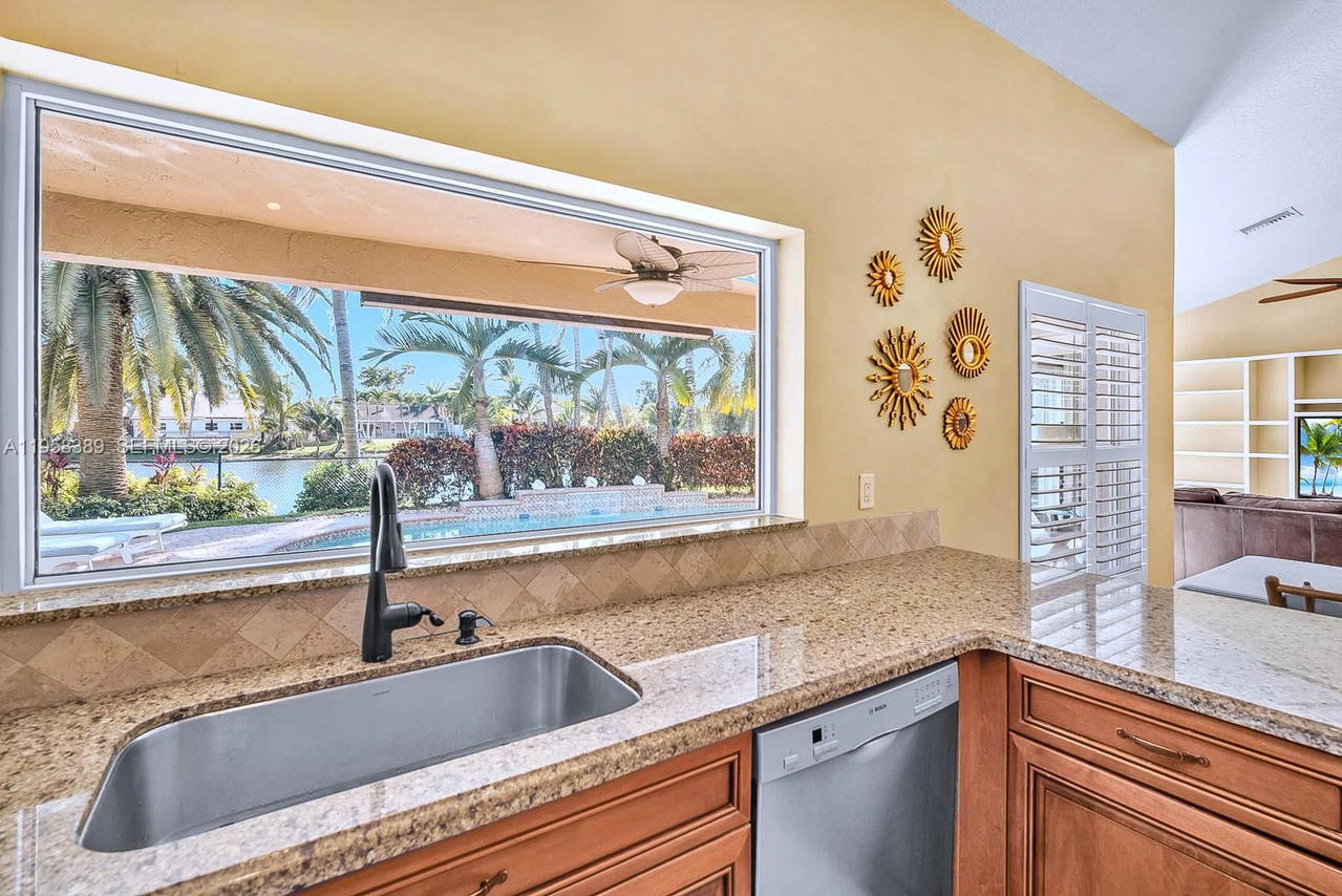 Real estate property located at 10230 Grove Ln, Broward, Coopers Grove, Cooper City, FL