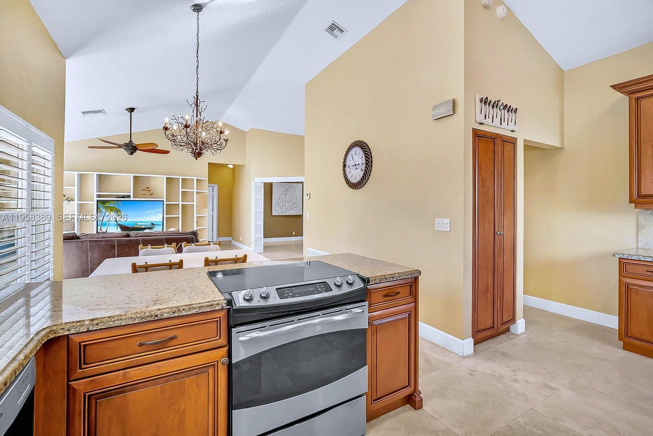 Real estate property located at 10230 Grove Ln, Broward, Coopers Grove, Cooper City, FL