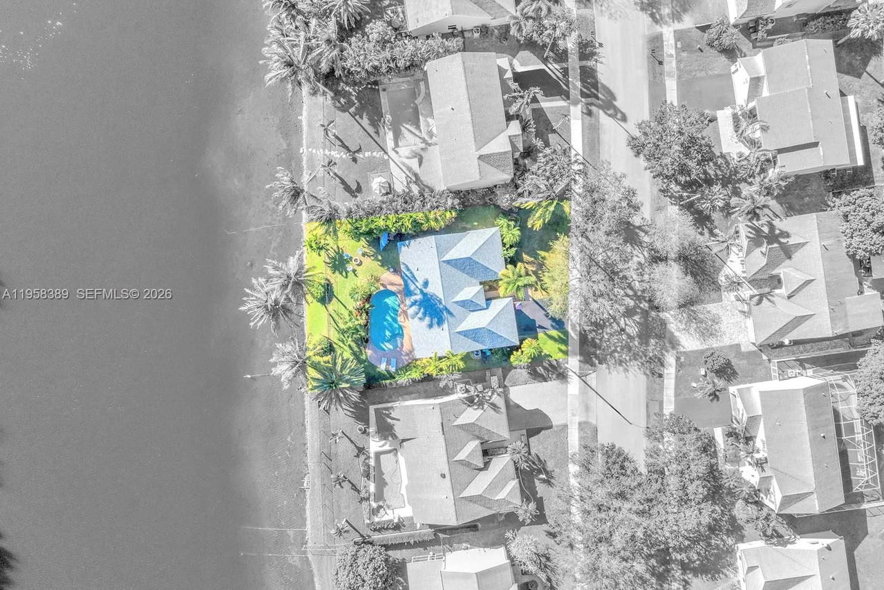 Real estate property located at 10230 Grove Ln, Broward, Coopers Grove, Cooper City, FL