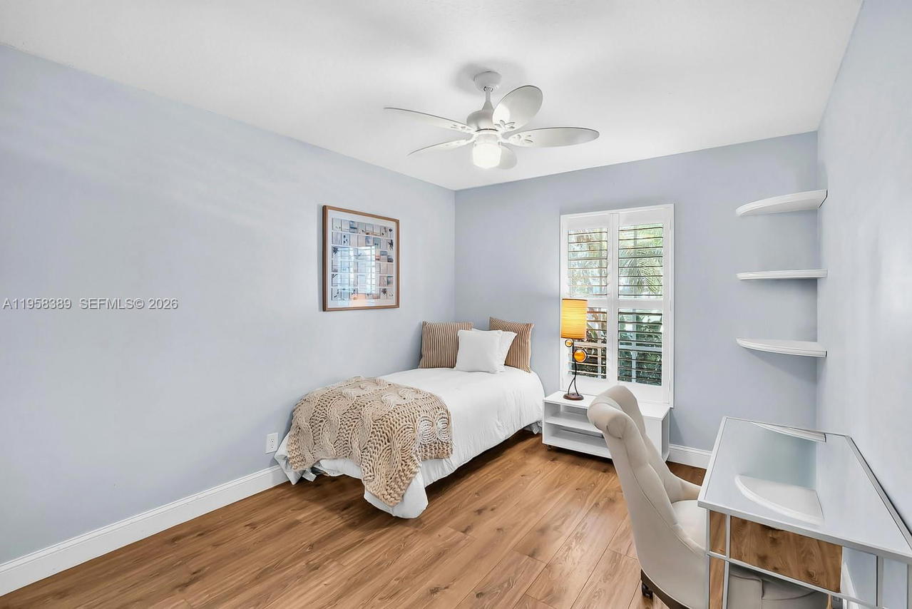 Real estate property located at 10230 Grove Ln, Broward, Coopers Grove, Cooper City, FL