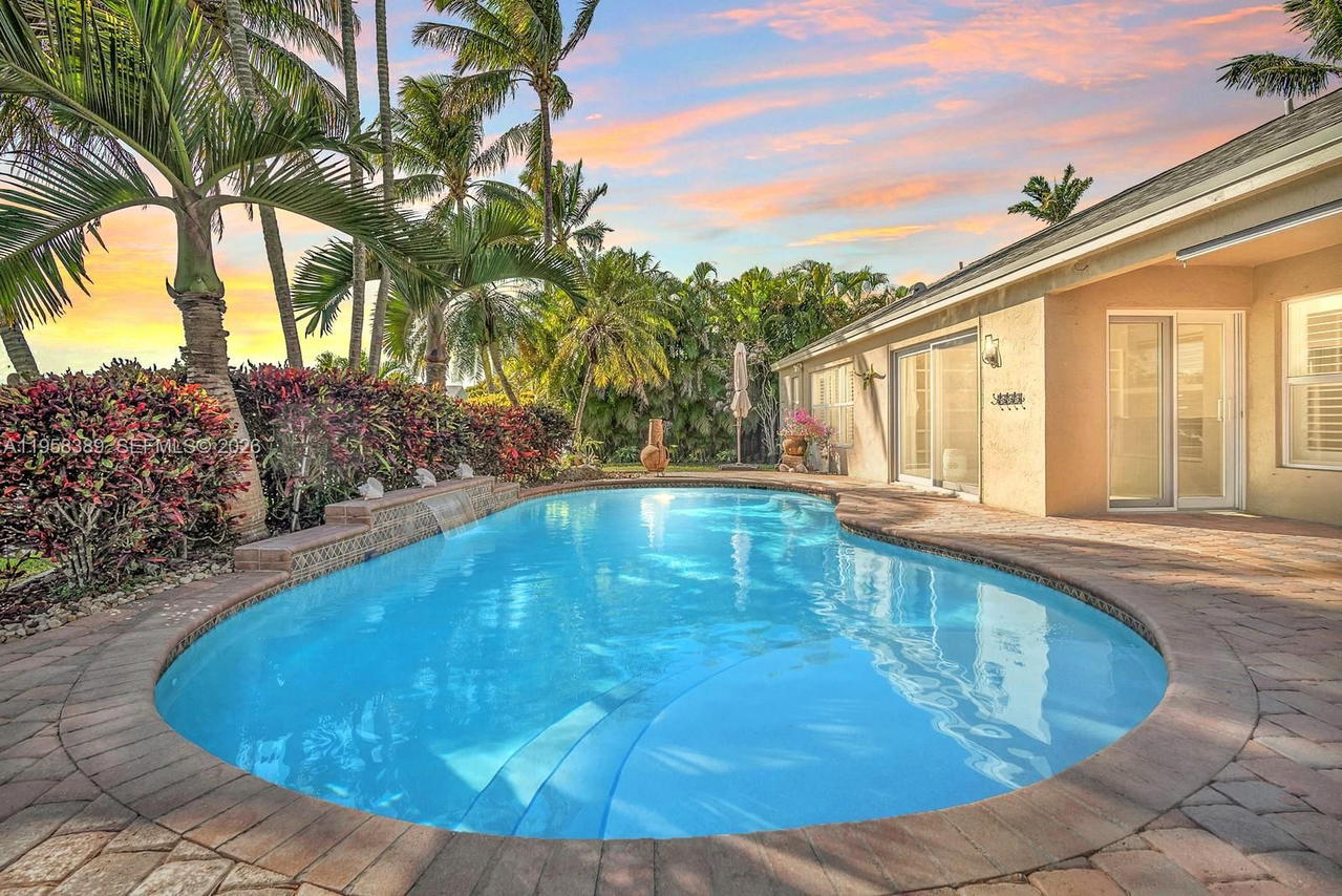 Real estate property located at 10230 Grove Ln, Broward, Coopers Grove, Cooper City, FL