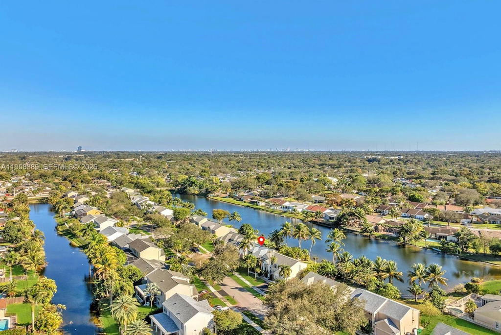Real estate property located at 10230 Grove Ln, Broward, Coopers Grove, Cooper City, FL