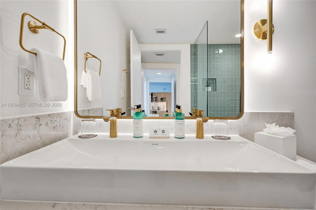 Real estate property located at 159 6th St #3405, Miami-dade, Natiivo Miami, Miami, FL