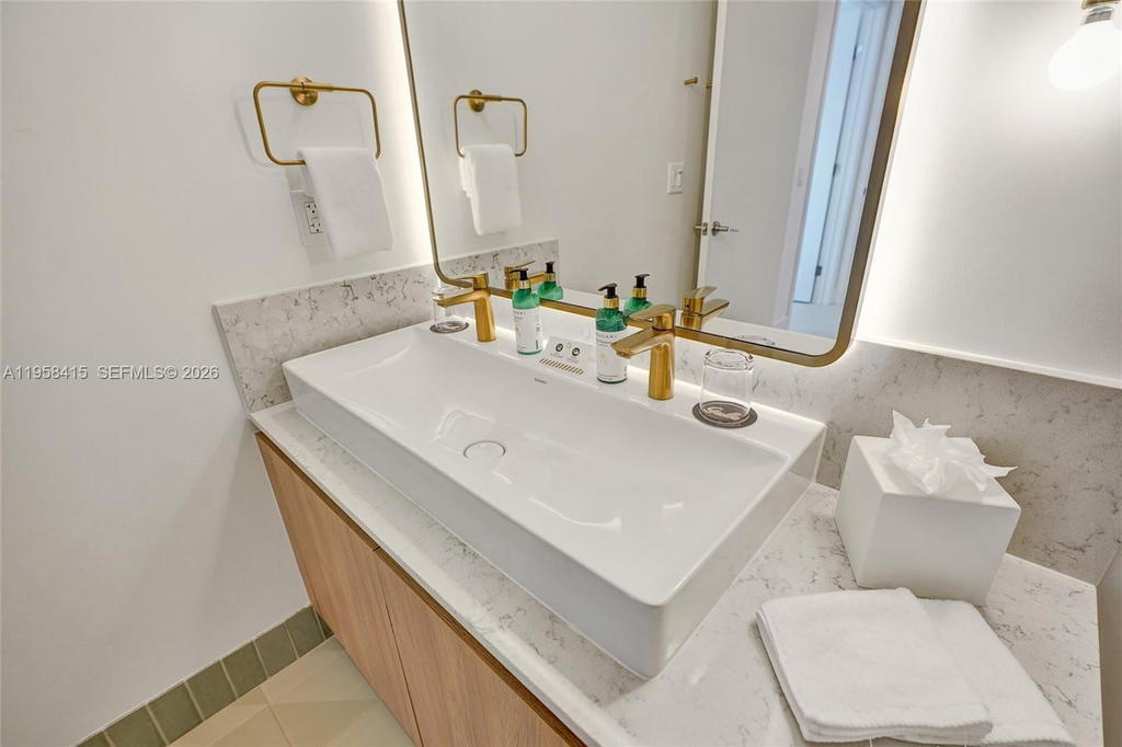 Real estate property located at 159 6th St #3405, Miami-dade, Natiivo Miami, Miami, FL
