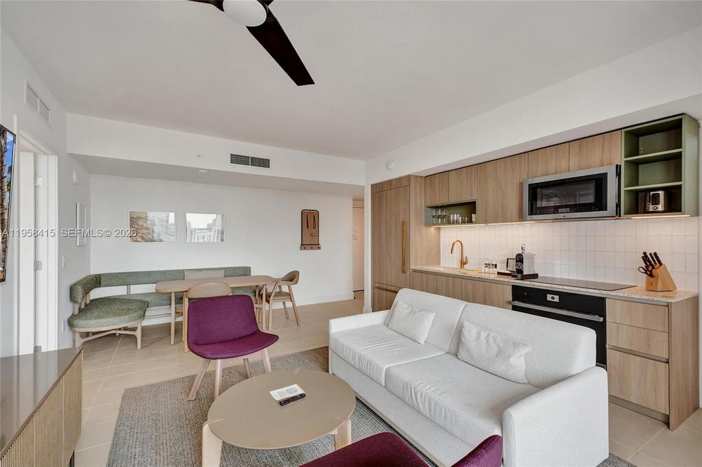 Real estate property located at 159 6th St #3405, Miami-dade, Natiivo Miami, Miami, FL