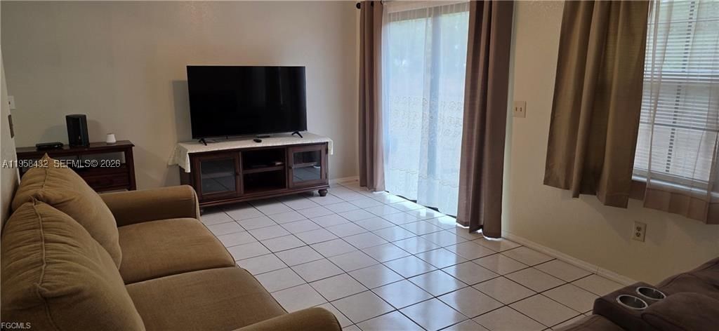 Real estate property located at 5036 Tradewinds Cir, Hendry, Port Labelle, La Belle, FL