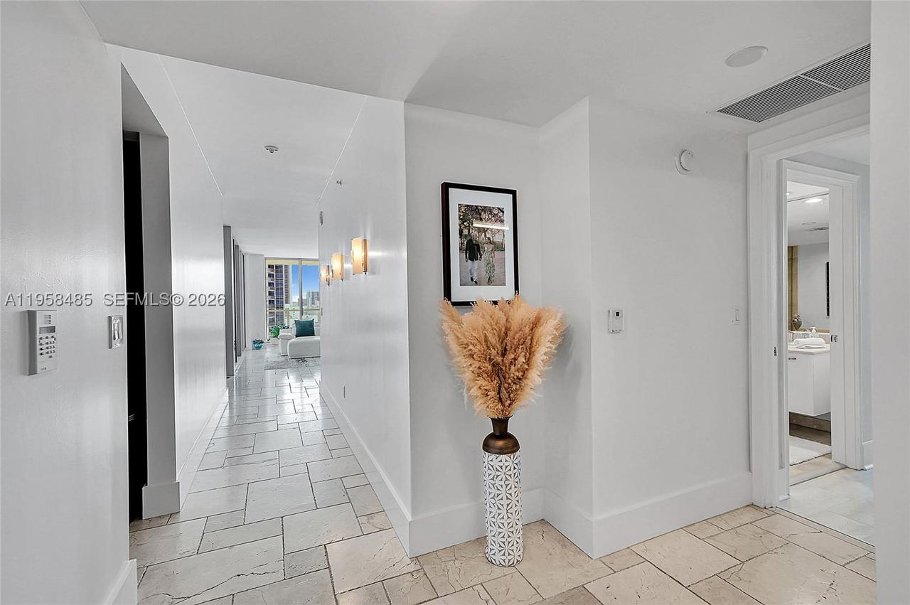 Real estate property located at 3101 OCEAN #1802, Broward, Ocean Palms Condo, Hollywood, FL