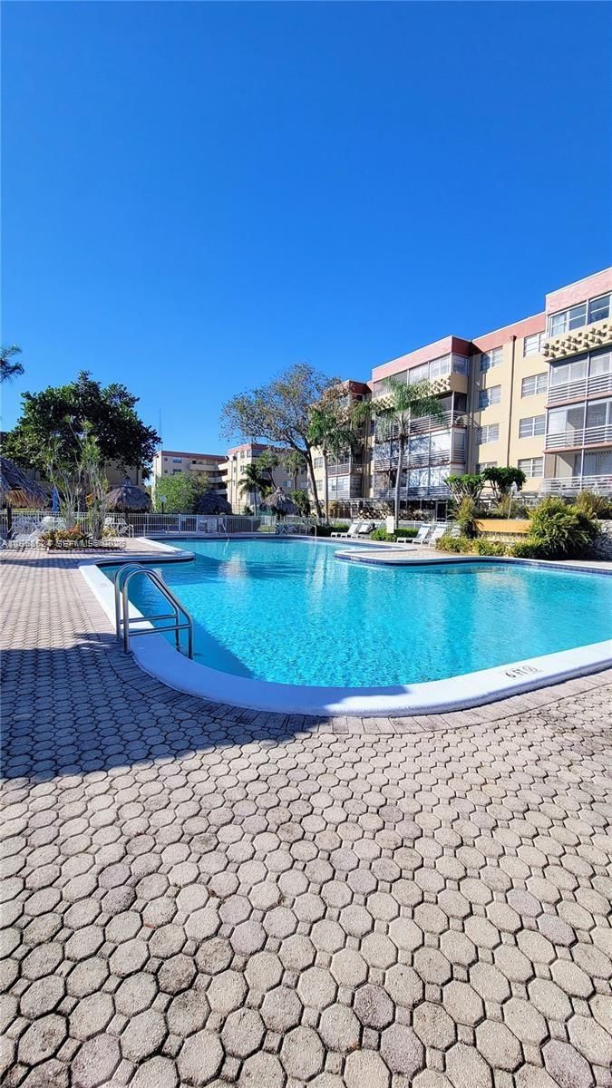 Real estate property located at 406 68th Ave #304, Broward, Polynesian Gardens Condom, Plantation, FL