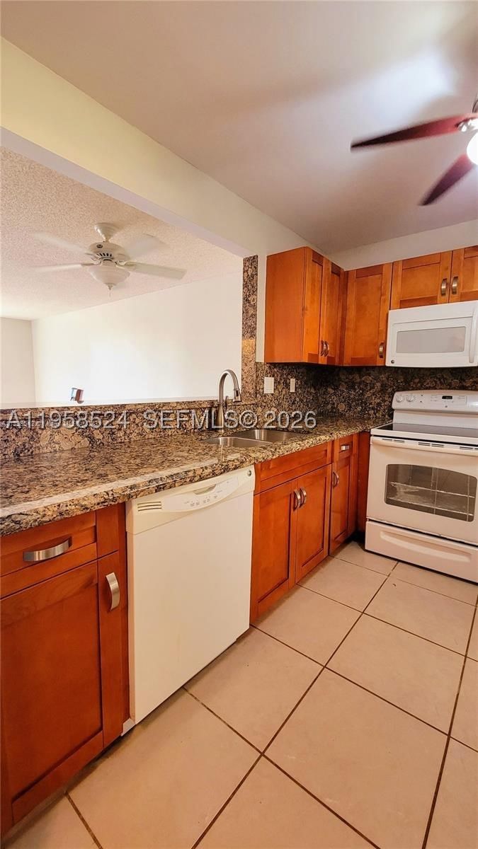 Real estate property located at 406 68th Ave #304, Broward, Polynesian Gardens Condom, Plantation, FL