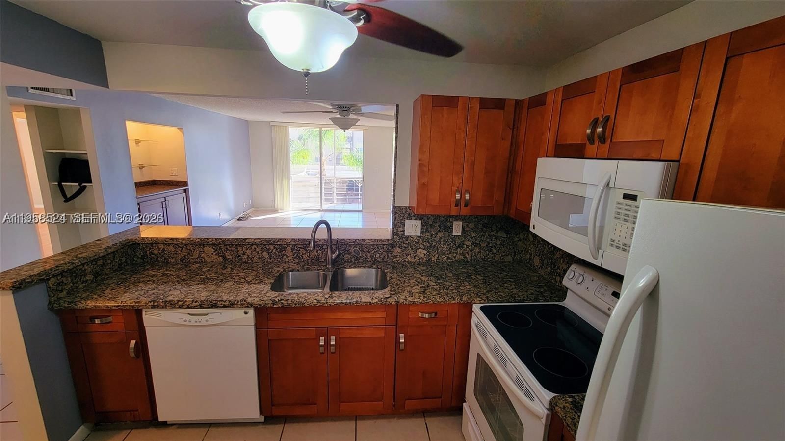 Real estate property located at 406 68th Ave #304, Broward, Polynesian Gardens Condom, Plantation, FL