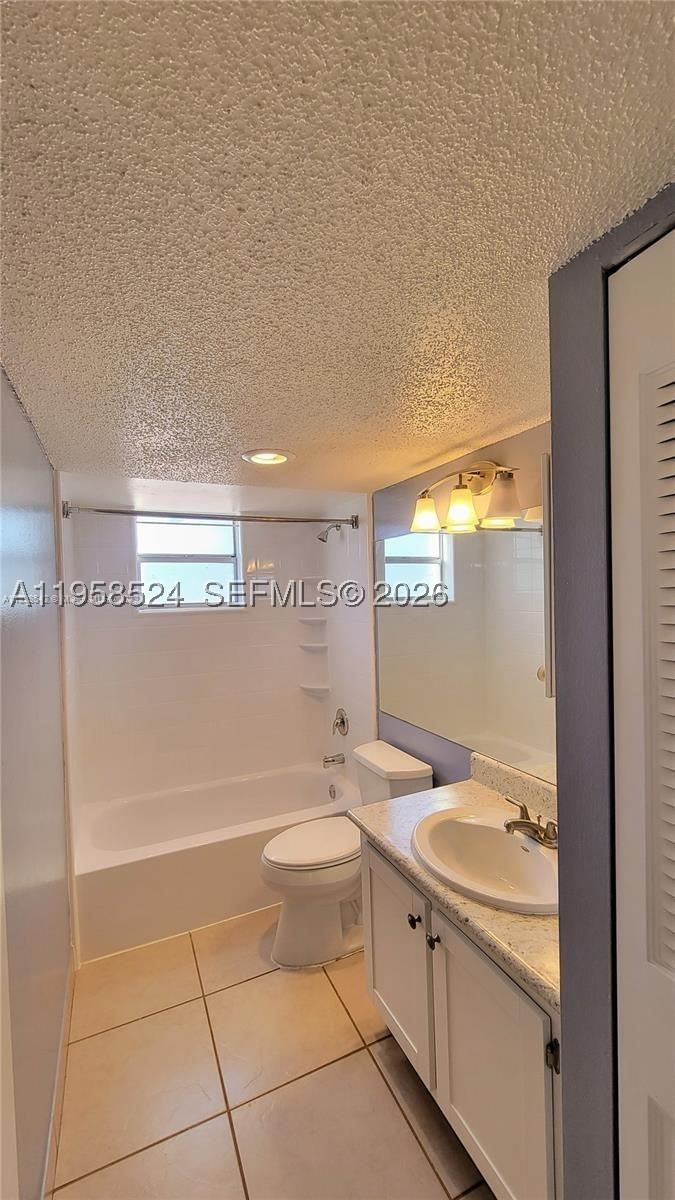 Real estate property located at 406 68th Ave #304, Broward, Polynesian Gardens Condom, Plantation, FL