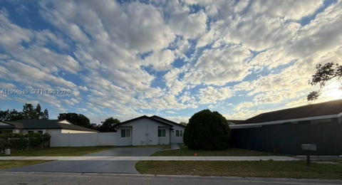 Real estate property located at 19707 123rd Ct, Miami-dade, South Miami Lakes, Miami, FL
