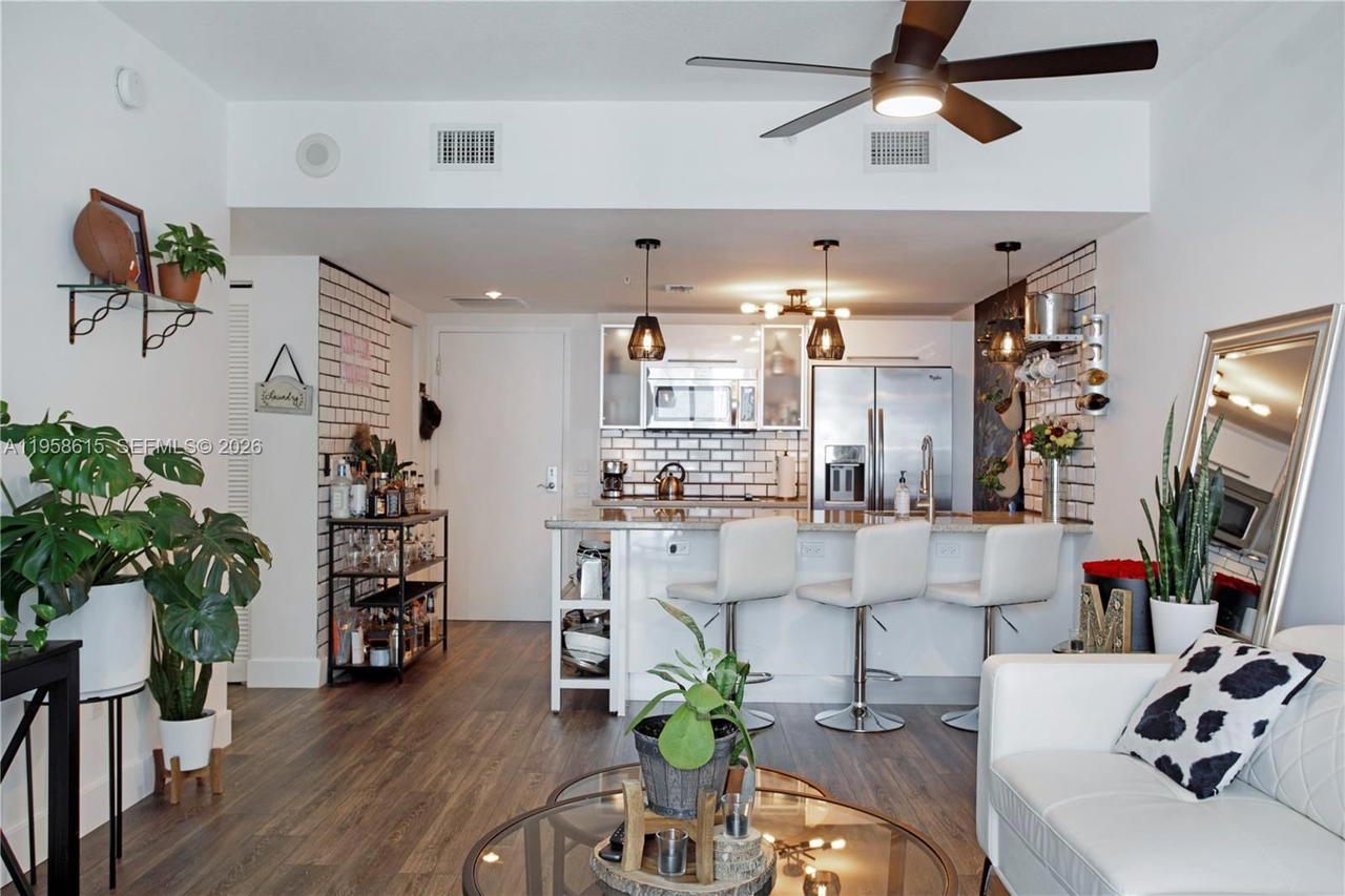 Real estate property located at 185 7th St #2514, Miami-dade, Latitude On The River, Miami, FL