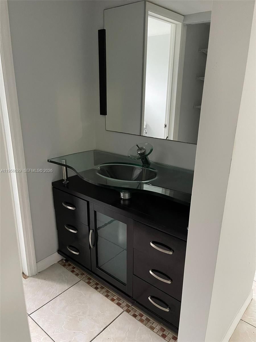 Real estate property located at 7670 82nd St H113, Miami-dade, Village At Dadeland Condo, Miami, FL