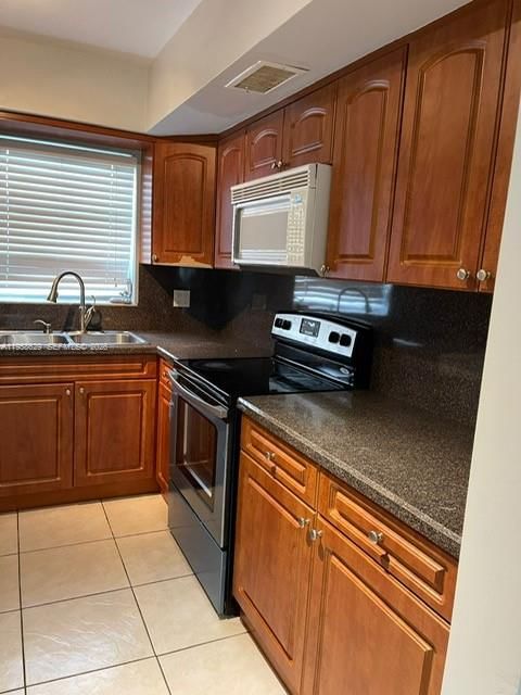 Real estate property located at 7670 82nd St H113, Miami-dade, Village At Dadeland Condo, Miami, FL