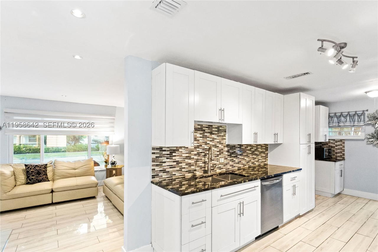Real estate property located at 821 73rd Ter, Broward, Boulevard Heights Sec 2, Hollywood, FL