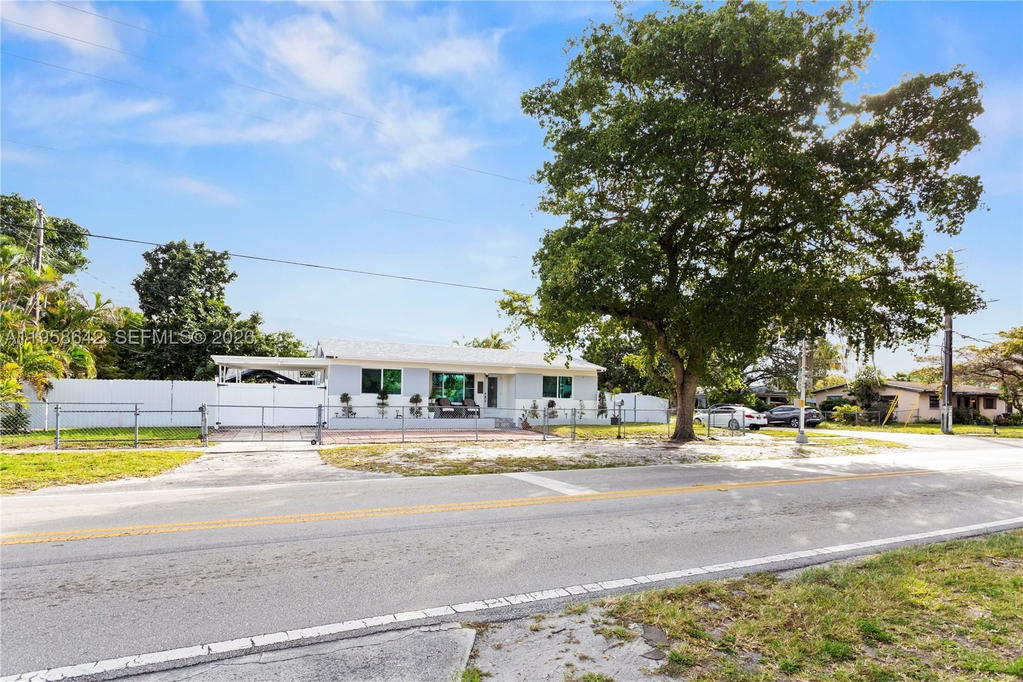 Real estate property located at 821 73rd Ter, Broward, Boulevard Heights Sec 2, Hollywood, FL