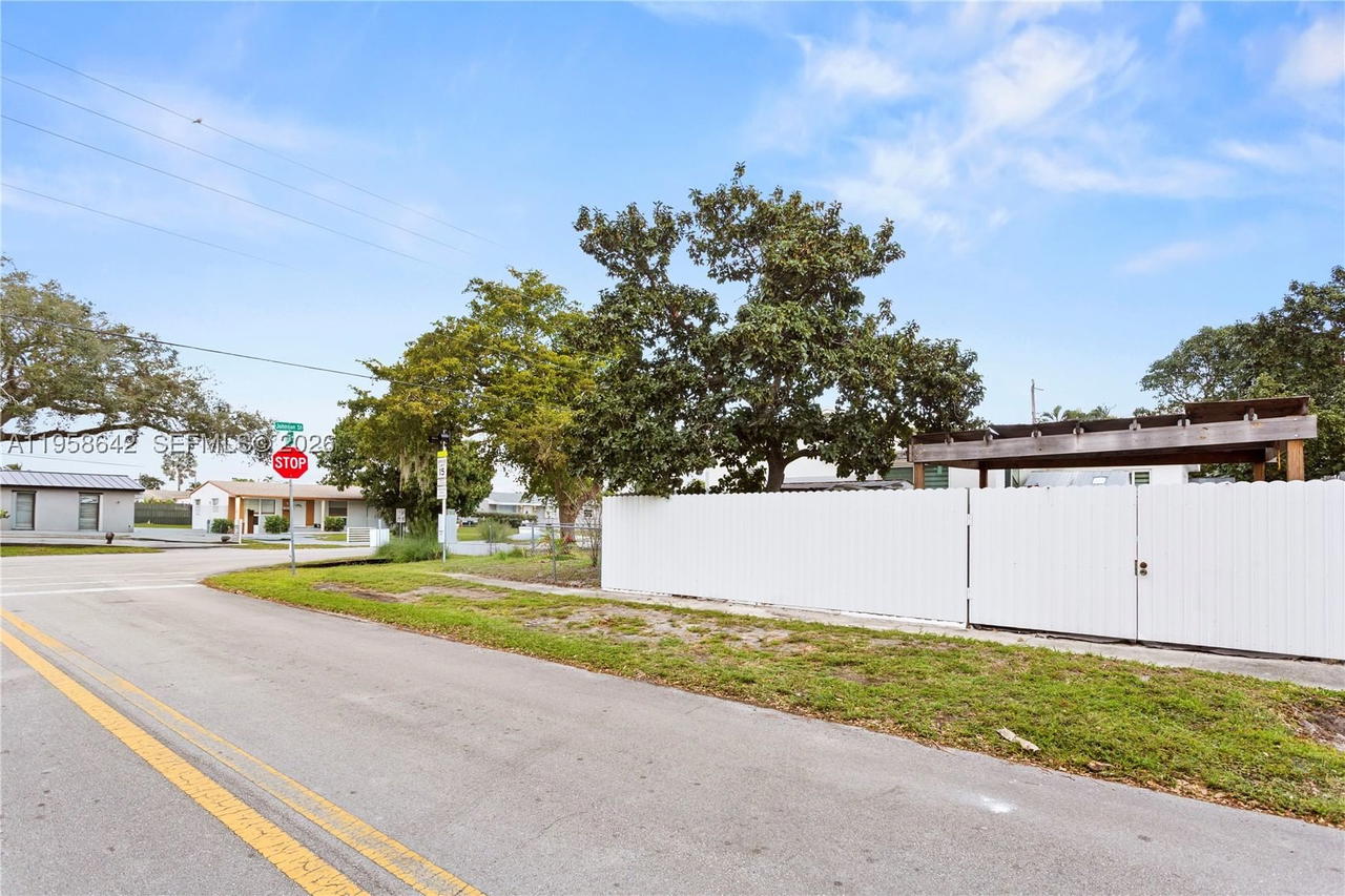 Real estate property located at 821 73rd Ter, Broward, Boulevard Heights Sec 2, Hollywood, FL
