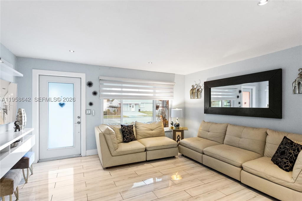 Real estate property located at 821 73rd Ter, Broward, Boulevard Heights Sec 2, Hollywood, FL