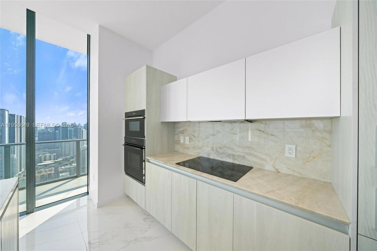 Real estate property located at 480 31st St PH5101, Miami-dade, Gran Paraiso Condo, Miami, FL