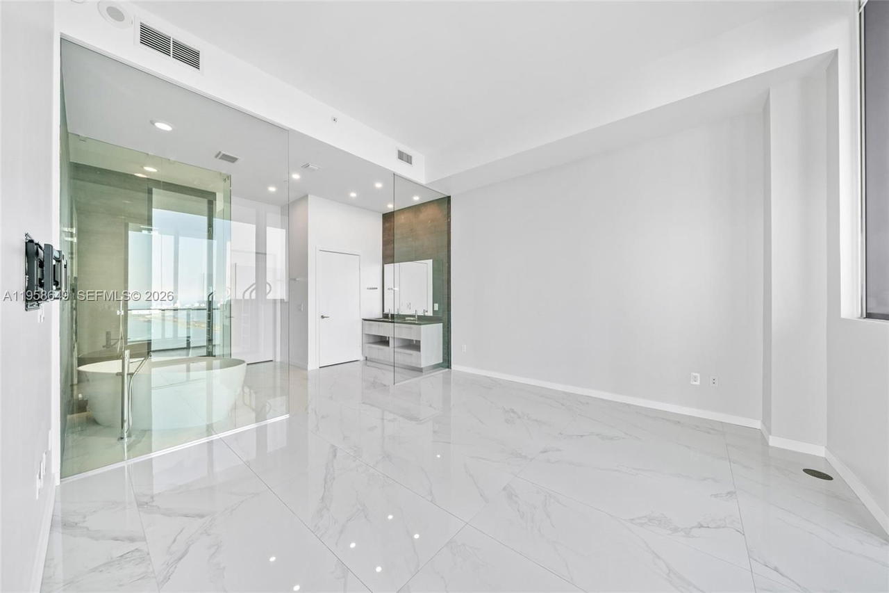 Real estate property located at 480 31st St PH5101, Miami-dade, Gran Paraiso Condo, Miami, FL