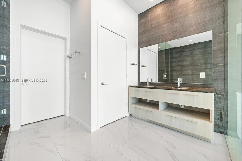 Real estate property located at 480 31st St PH5101, Miami-dade, Gran Paraiso Condo, Miami, FL