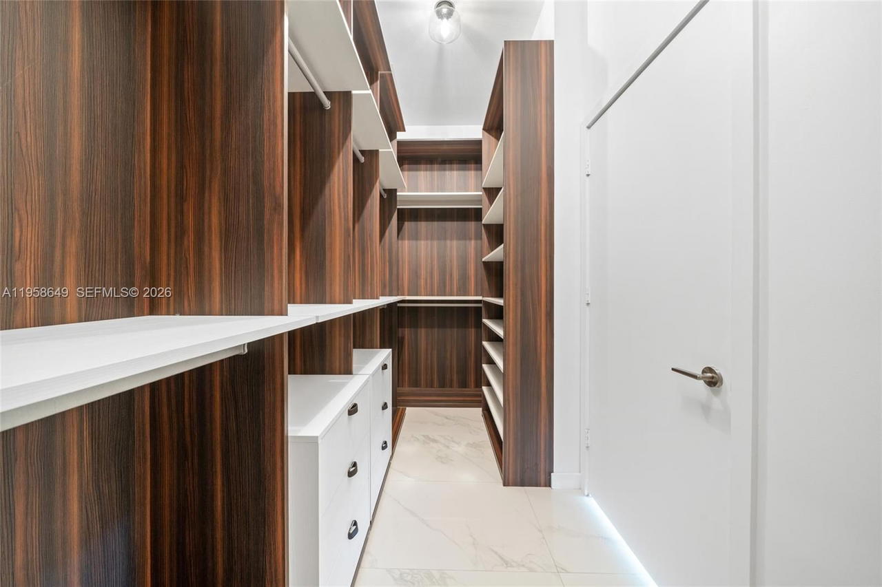Real estate property located at 480 31st St PH5101, Miami-dade, Gran Paraiso Condo, Miami, FL