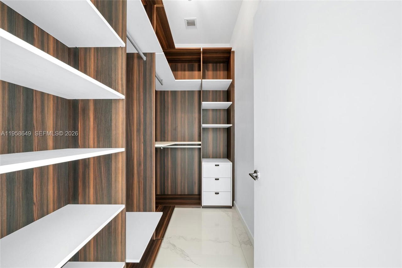 Real estate property located at 480 31st St PH5101, Miami-dade, Gran Paraiso Condo, Miami, FL