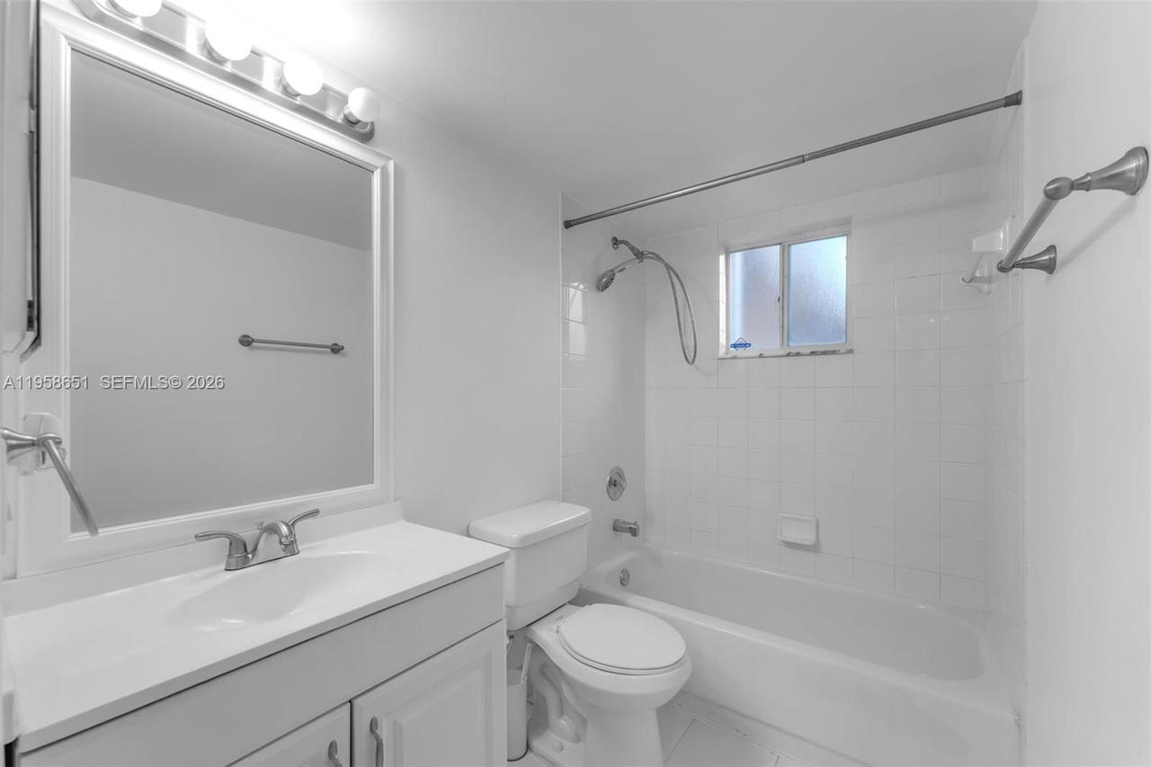 Real estate property located at 14903 80th St #101, Miami-dade, The Seasons Villas & Thms, Miami, FL
