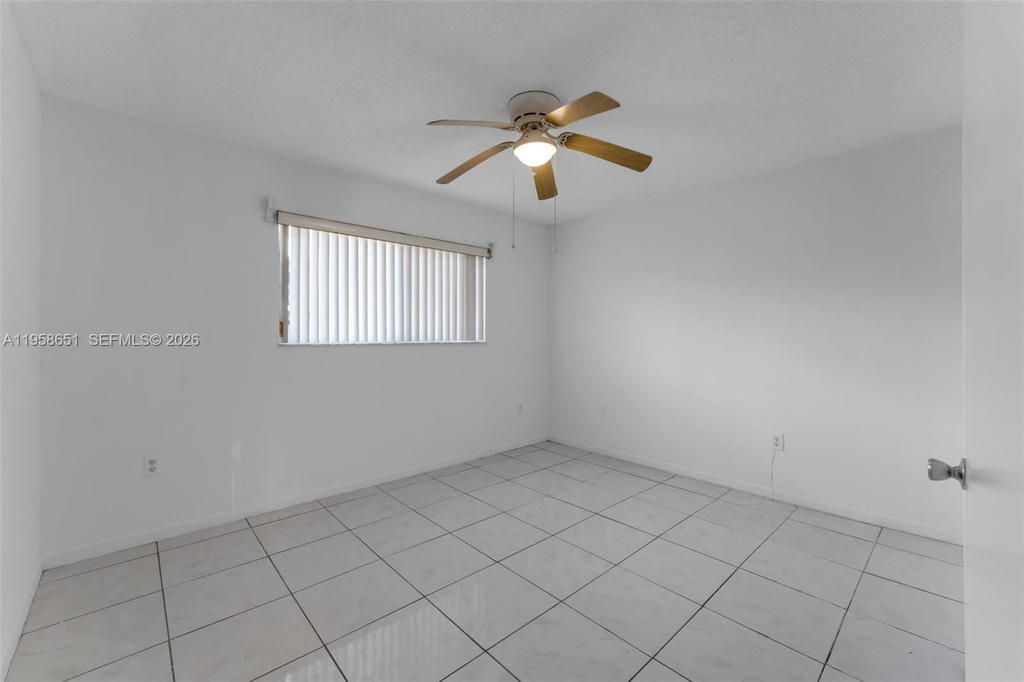 Real estate property located at 14903 80th St #101, Miami-dade, The Seasons Villas & Thms, Miami, FL