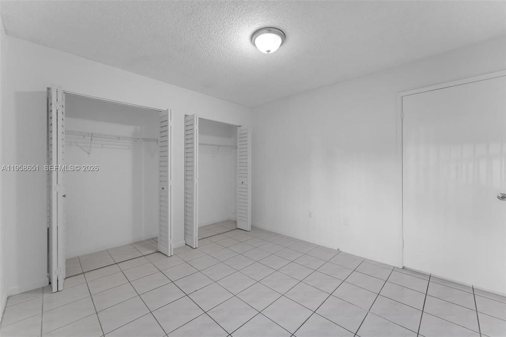 Real estate property located at 14903 80th St #101, Miami-dade, The Seasons Villas & Thms, Miami, FL