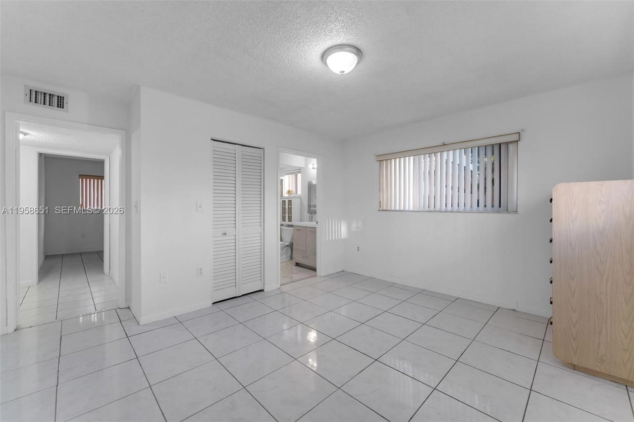 Real estate property located at 14903 80th St #101, Miami-dade, The Seasons Villas & Thms, Miami, FL