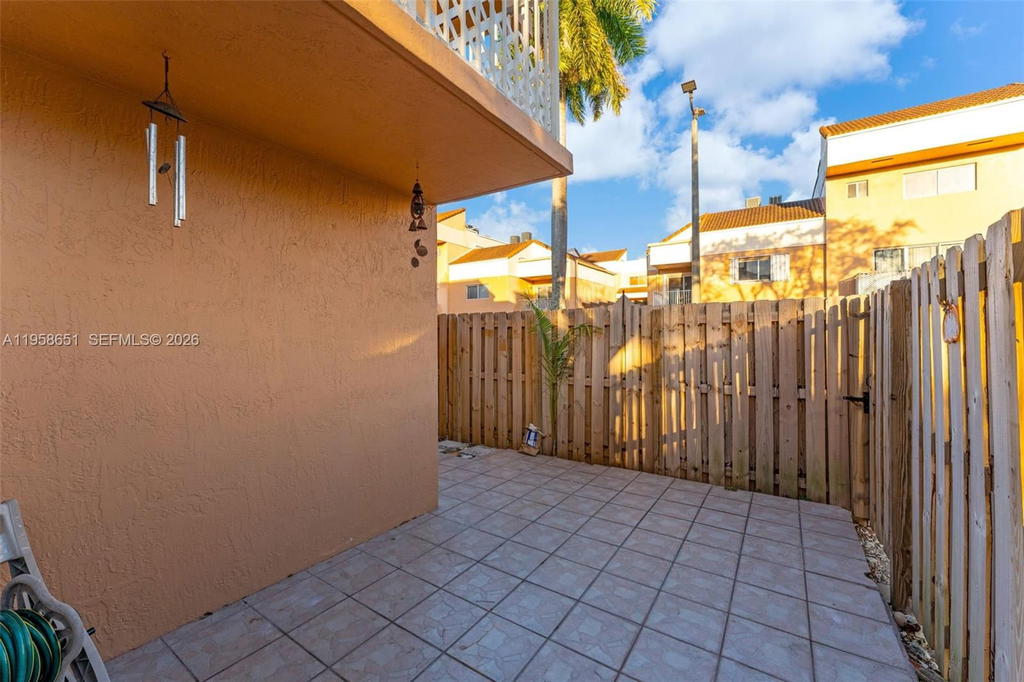 Real estate property located at 14903 80th St #101, Miami-dade, The Seasons Villas & Thms, Miami, FL