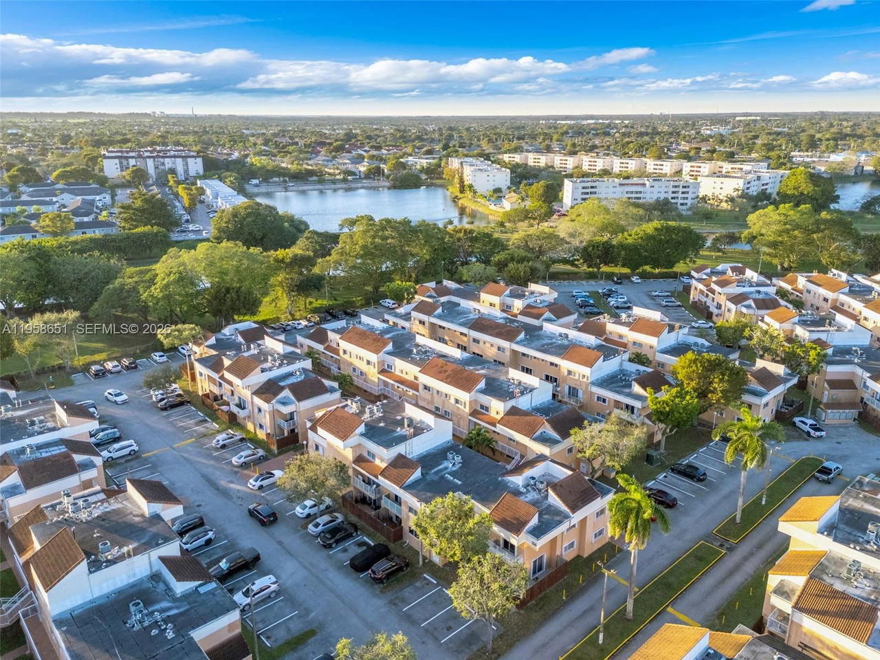 Real estate property located at 14903 80th St #101, Miami-dade, The Seasons Villas & Thms, Miami, FL