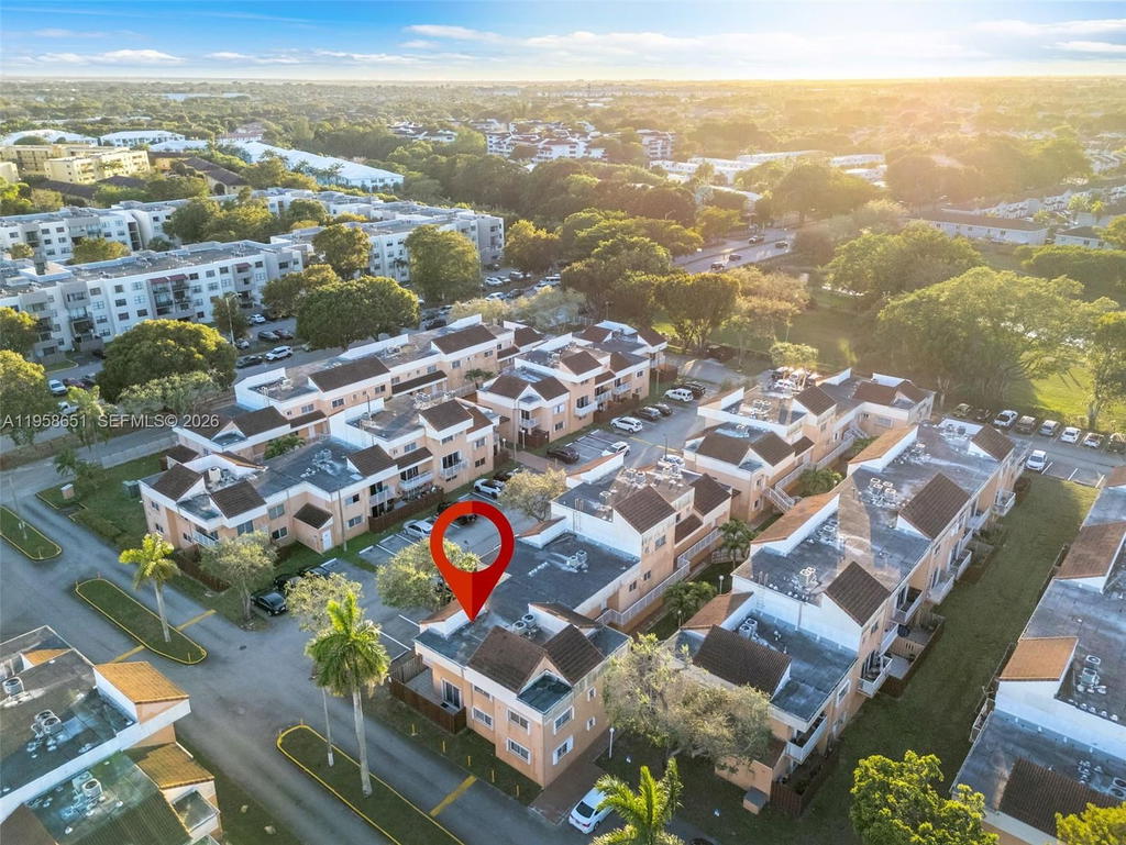 Real estate property located at 14903 80th St #101, Miami-dade, The Seasons Villas & Thms, Miami, FL