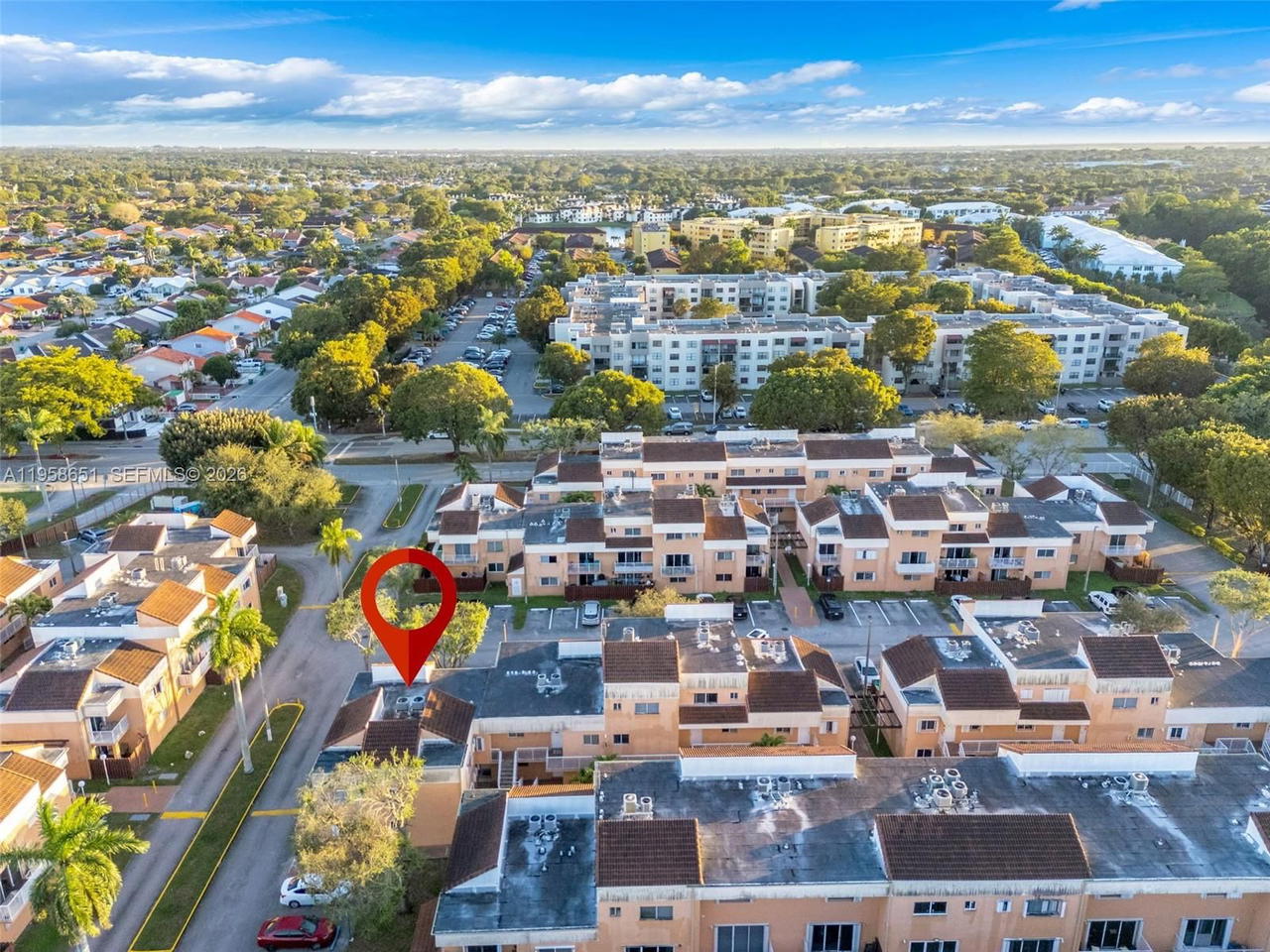 Real estate property located at 14903 80th St #101, Miami-dade, The Seasons Villas & Thms, Miami, FL