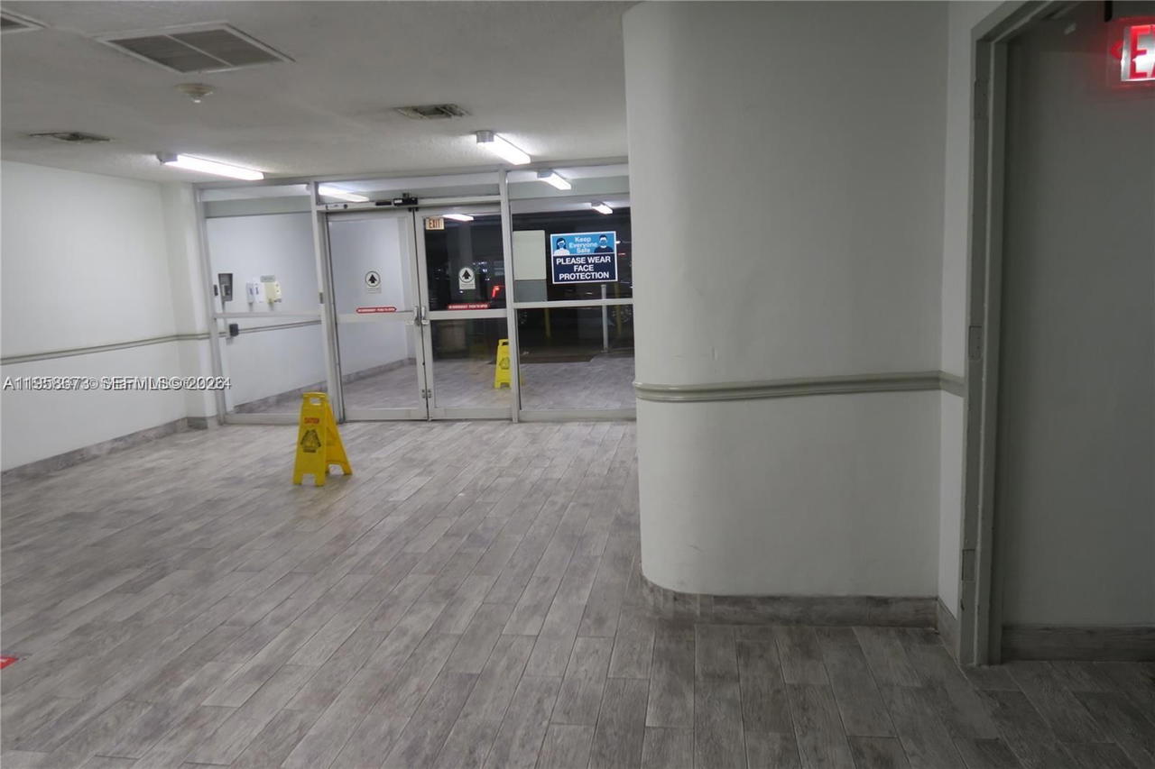 Real estate property located at 999 Brickell Bay Dr #2002, Miami-dade, Four Ambassadors Condo Ph, Miami, FL