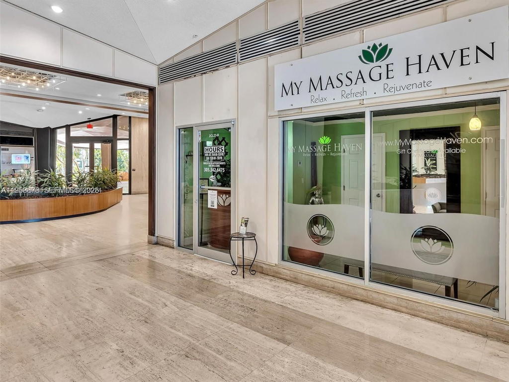 Real estate property located at 999 Brickell Bay Dr #2002, Miami-dade, Four Ambassadors Condo Ph, Miami, FL