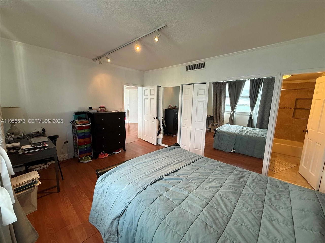 Real estate property located at 999 Brickell Bay Dr #2002, Miami-dade, Four Ambassadors Condo Ph, Miami, FL