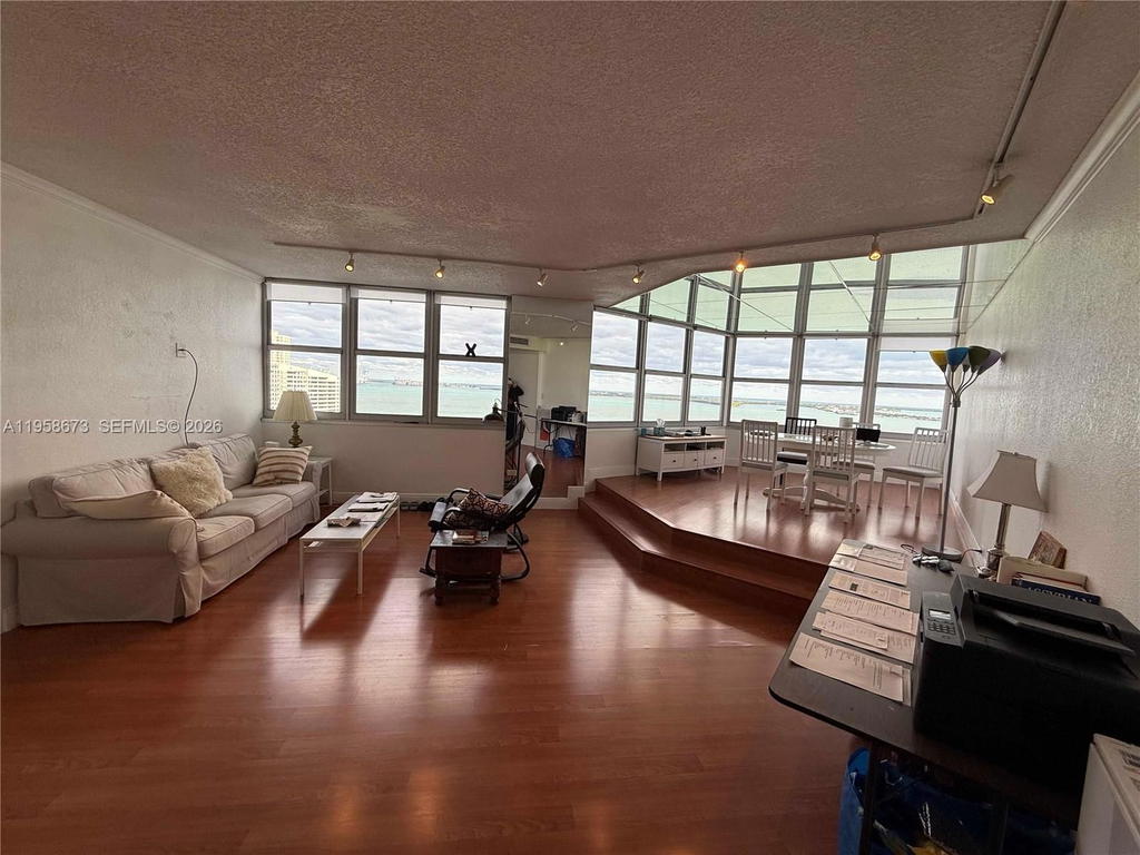 Real estate property located at 999 Brickell Bay Dr #2002, Miami-dade, Four Ambassadors Condo Ph, Miami, FL