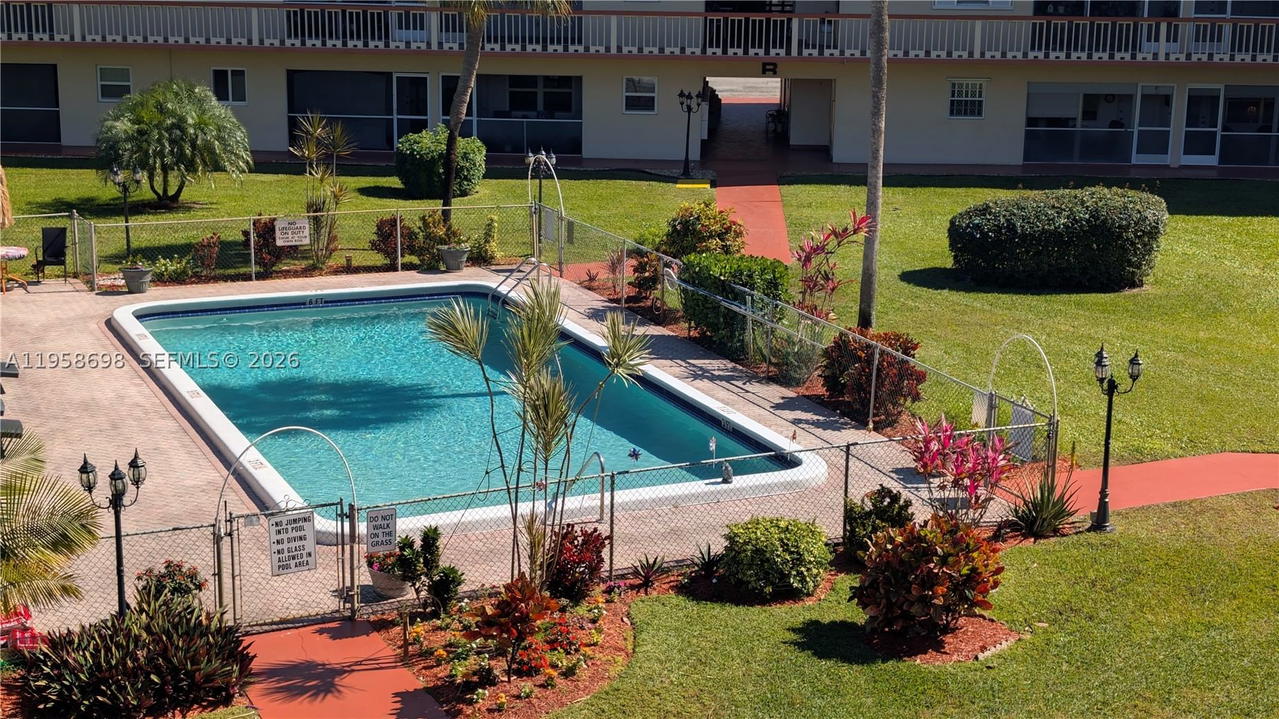 Real estate property located at 5300 Washington St T324, Broward, Beverly Hills Condo Numbe, Hollywood, FL