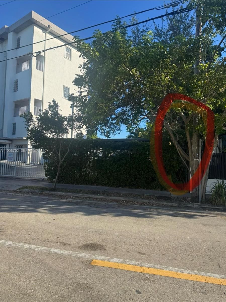 Real estate property located at 7801 4th Ct #516, Miami-dade, Riverview Village Condo, Miami, FL