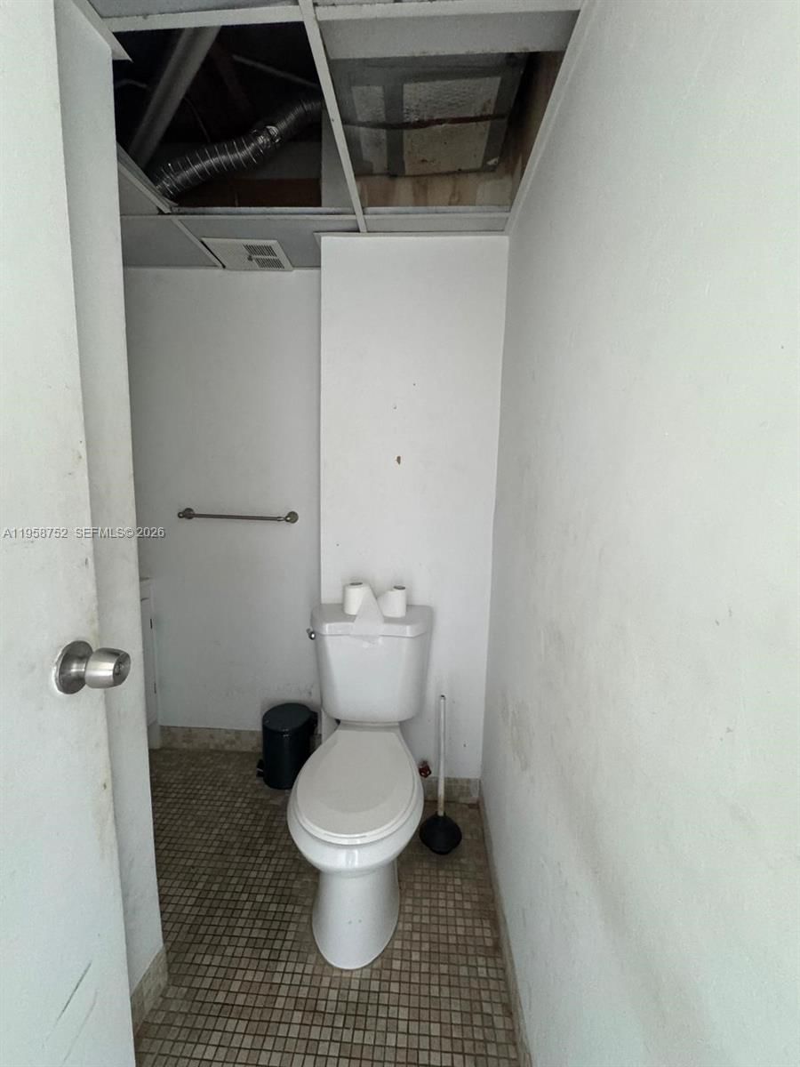 Real estate property located at 7801 4th Ct #516, Miami-dade, Riverview Village Condo, Miami, FL