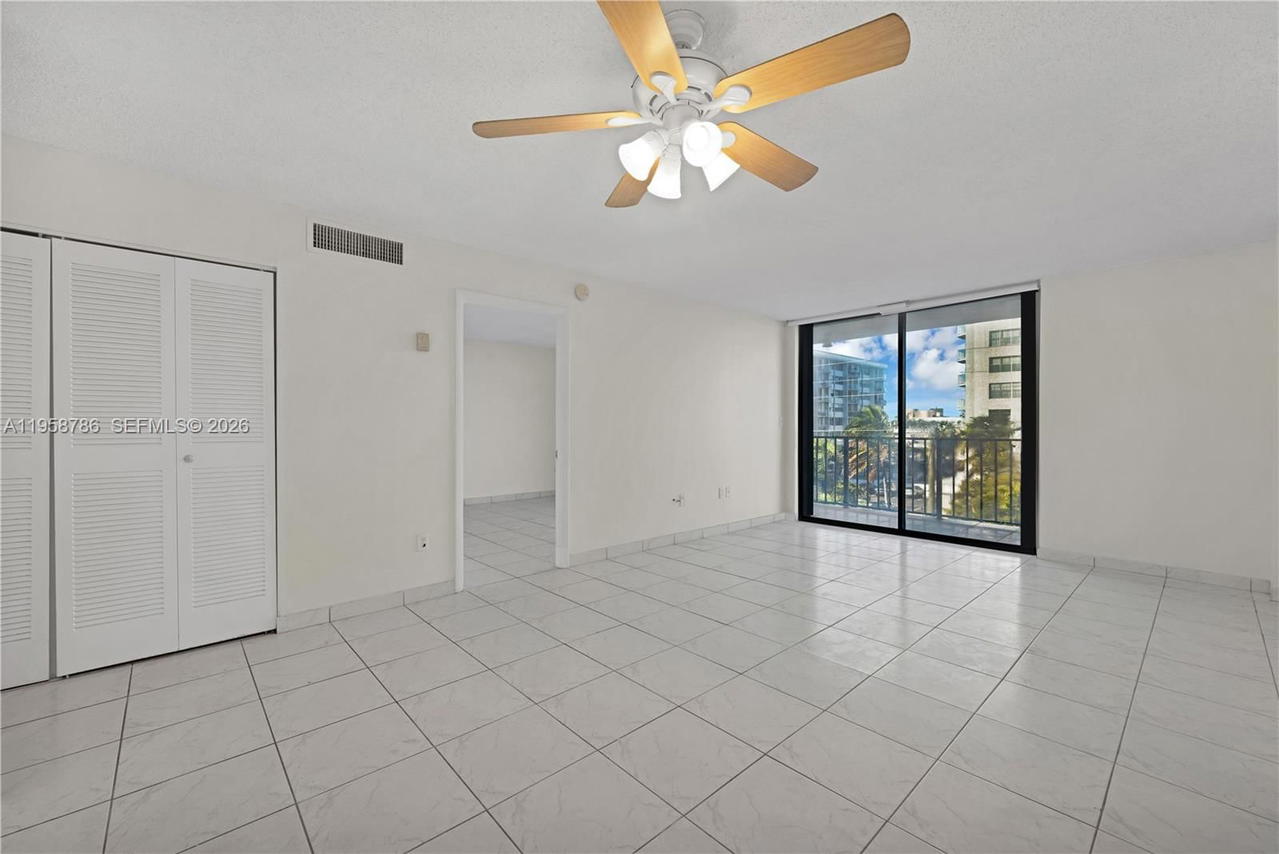 Real estate property located at 16751 9th Ave #410, Miami-dade, Windwood Condo, North Miami Beach, FL