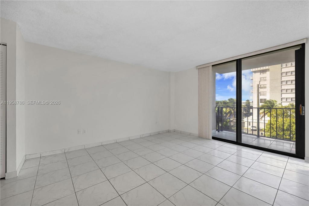 Real estate property located at 16751 9th Ave #410, Miami-dade, Windwood Condo, North Miami Beach, FL